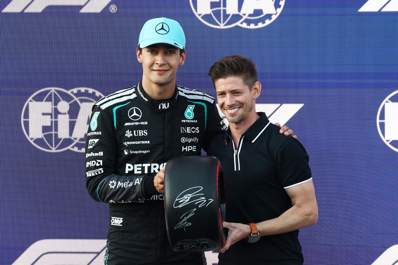 Russell se lleva la pole en Bakú con más de ocho décimas sobre Leclerc