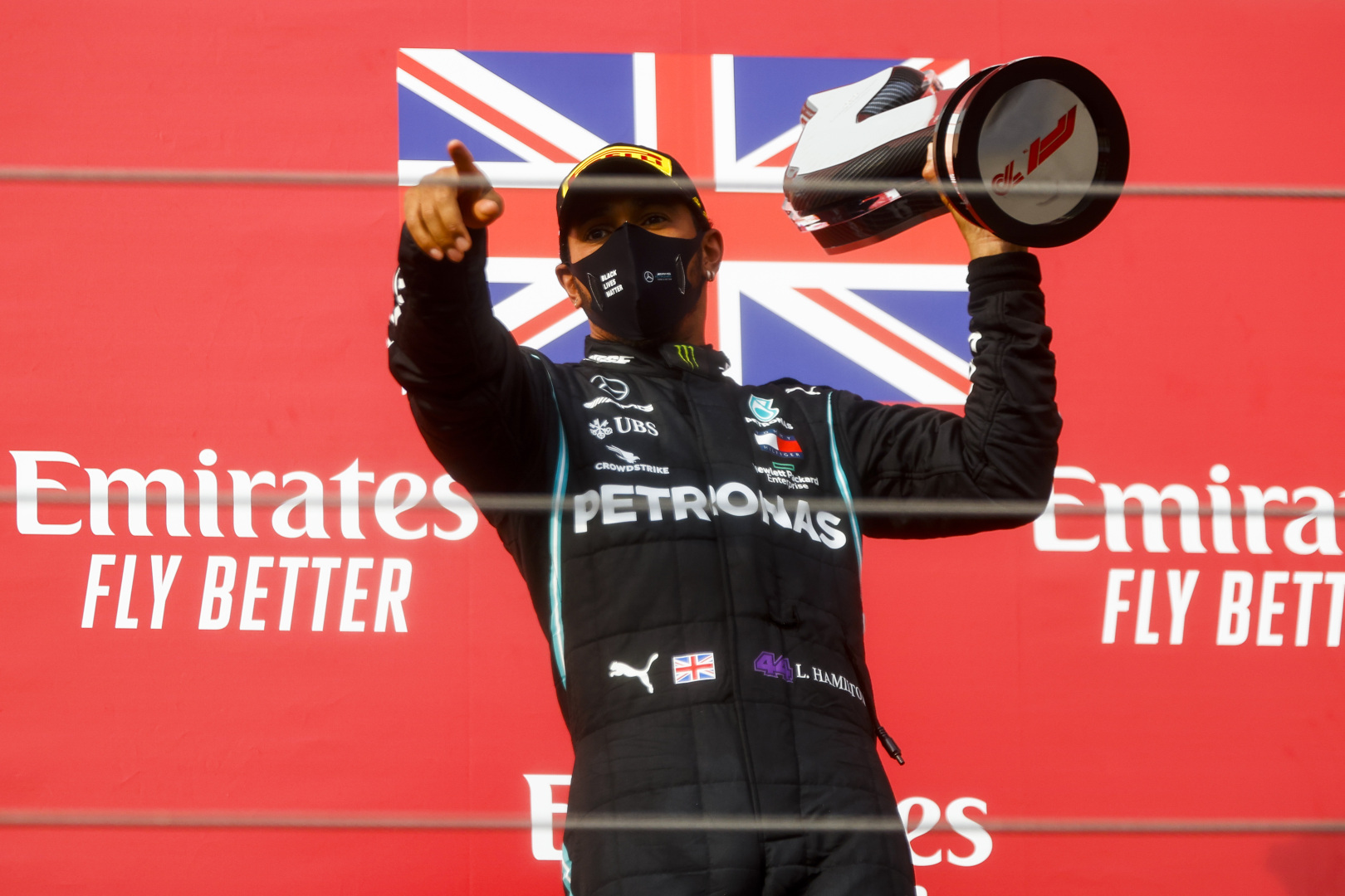 Lewis Hamilton gana en Imola