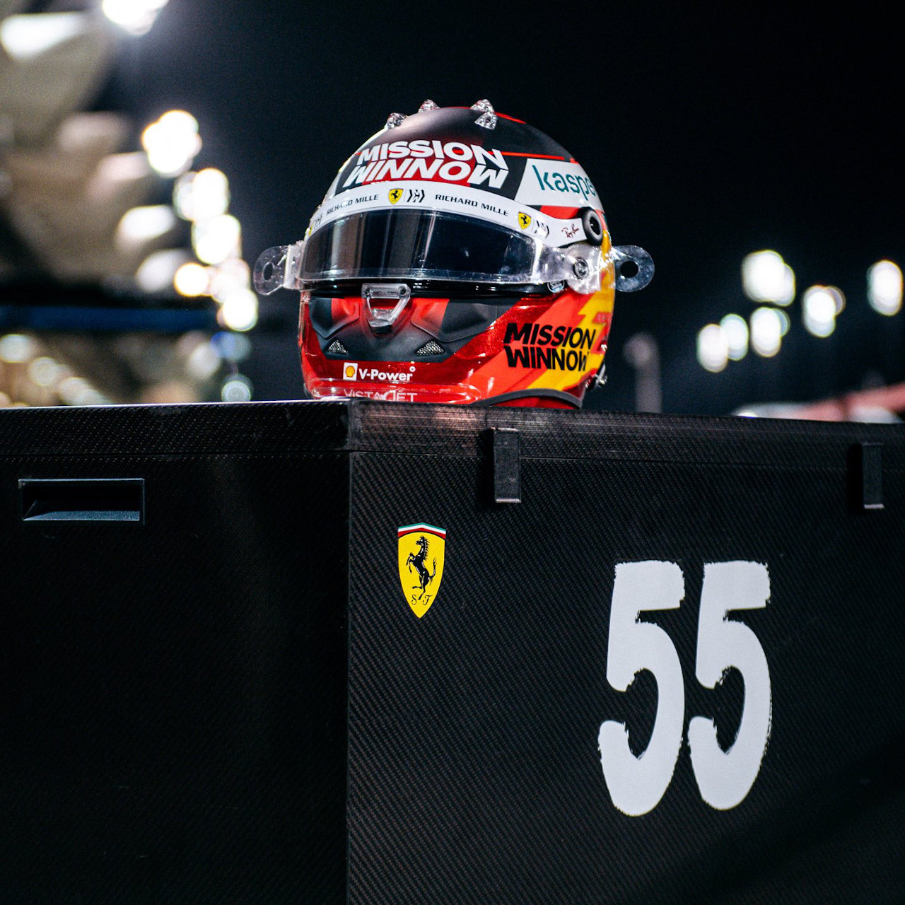 Casco Sainz Bahrein