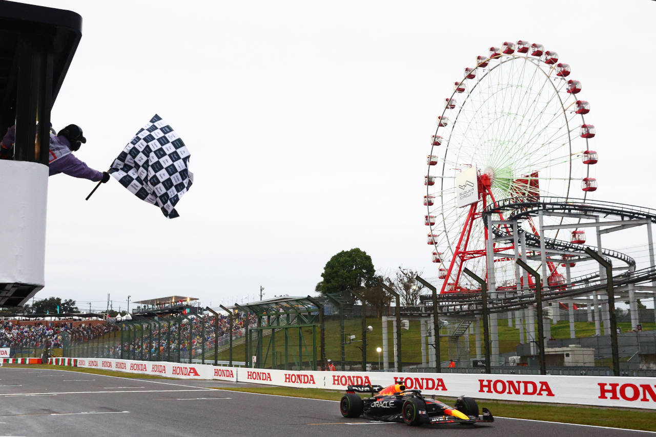 Bandera a cuadros Suzuka 2022