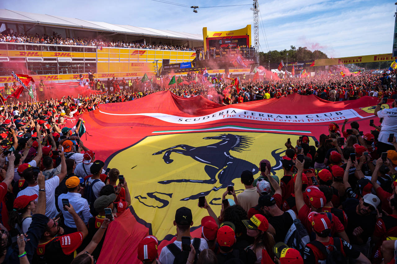 Tifosi Ferrari Monza 2023
